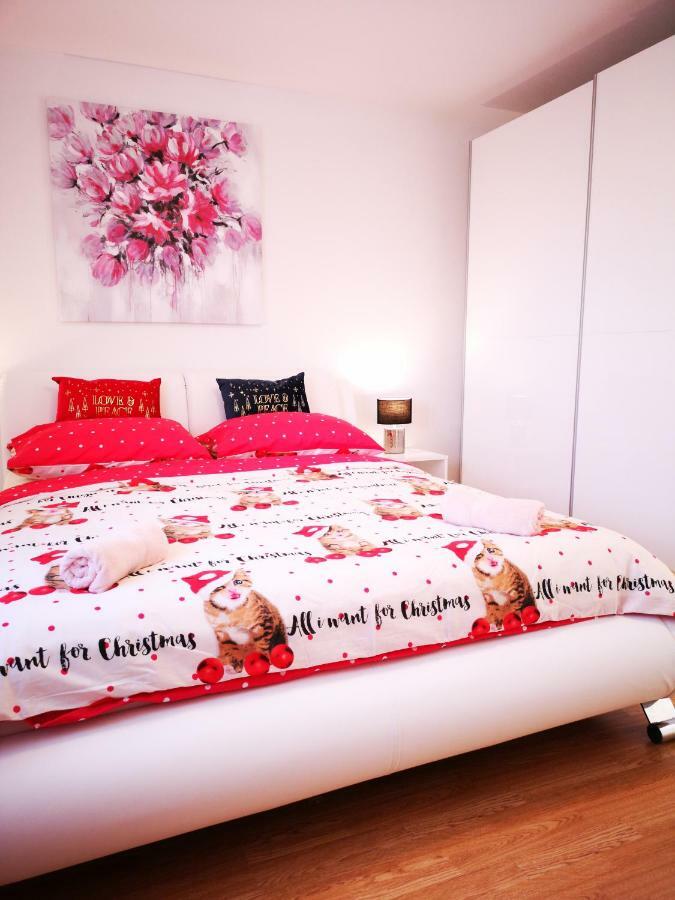 אומיסאליי Apartman "Sabine Red" With Heated Pool מראה חיצוני תמונה