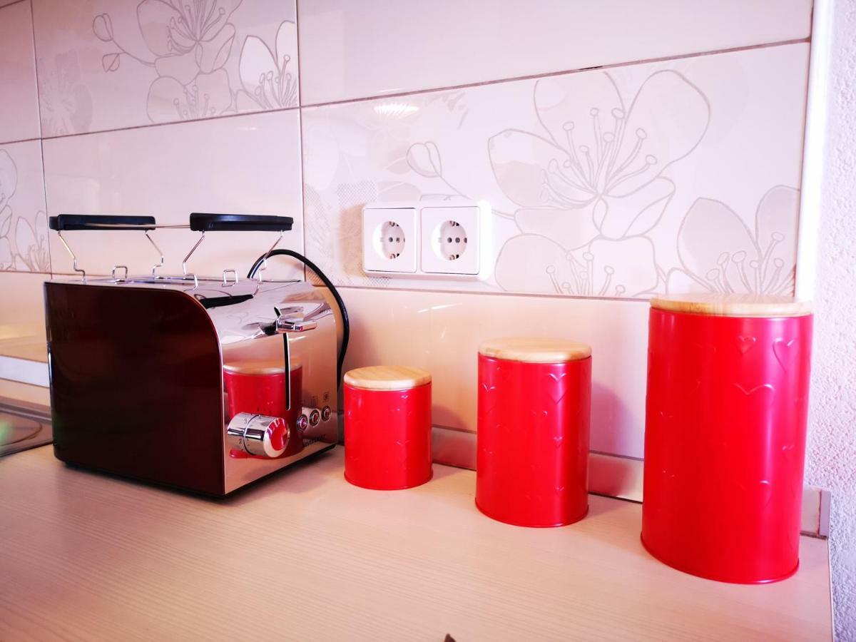 אומיסאליי Apartman "Sabine Red" With Heated Pool מראה חיצוני תמונה